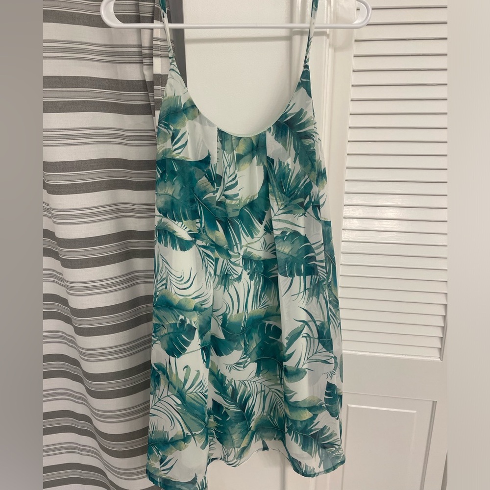 Mini flowy green tropical dress